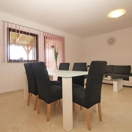 House Munevera 1698 Holiday home