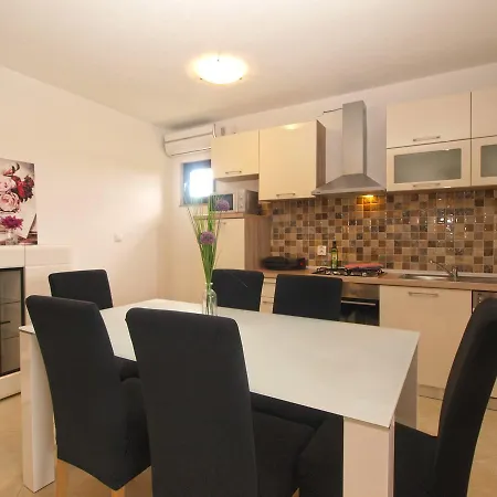 House Munevera 1698 Holiday home Pula